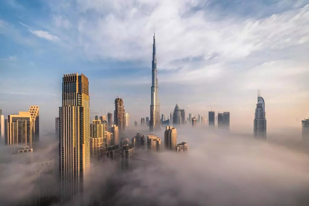 هالیدی این بیزینس